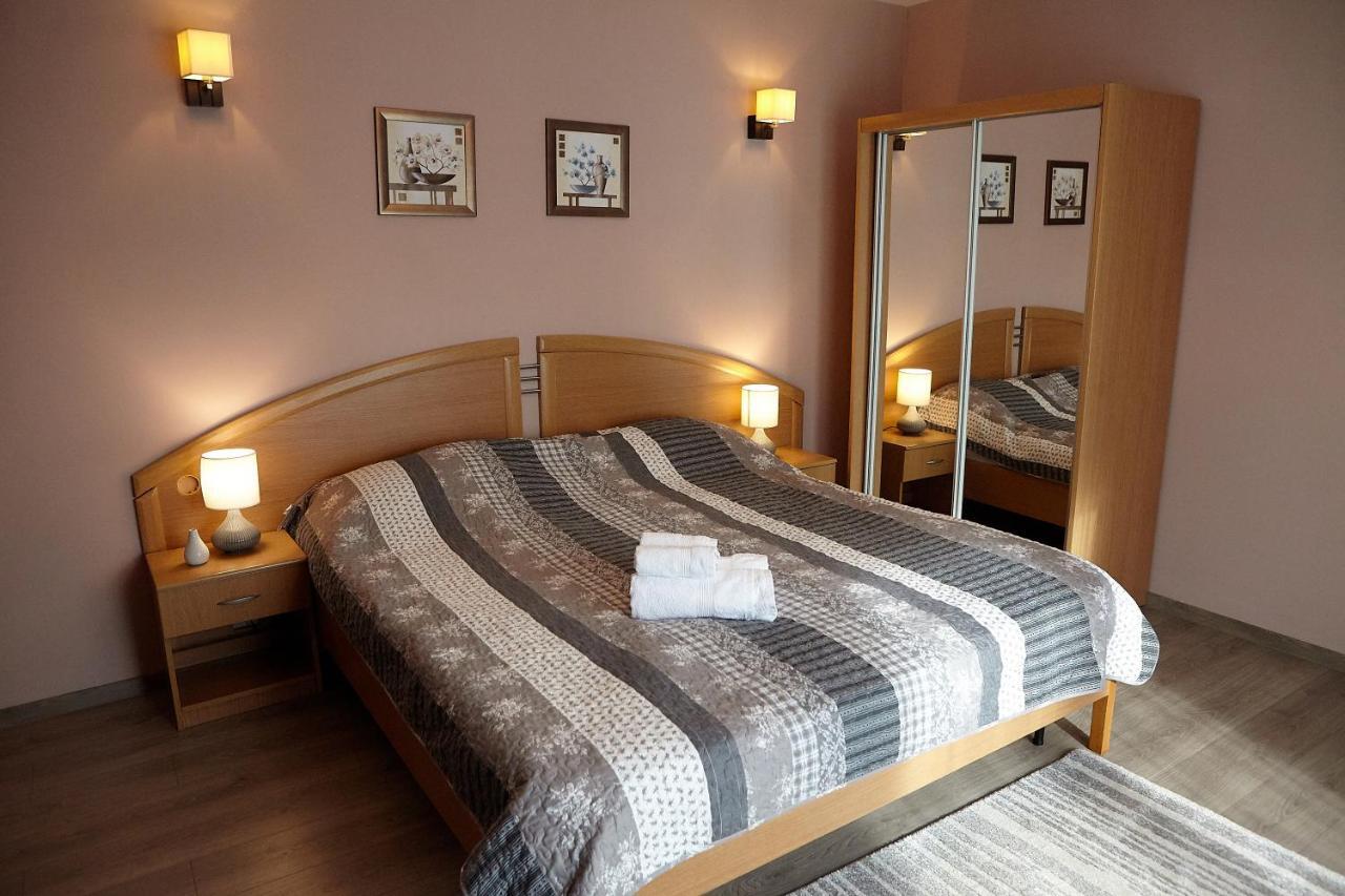 Apartament Rozelor Брашов Экстерьер фото